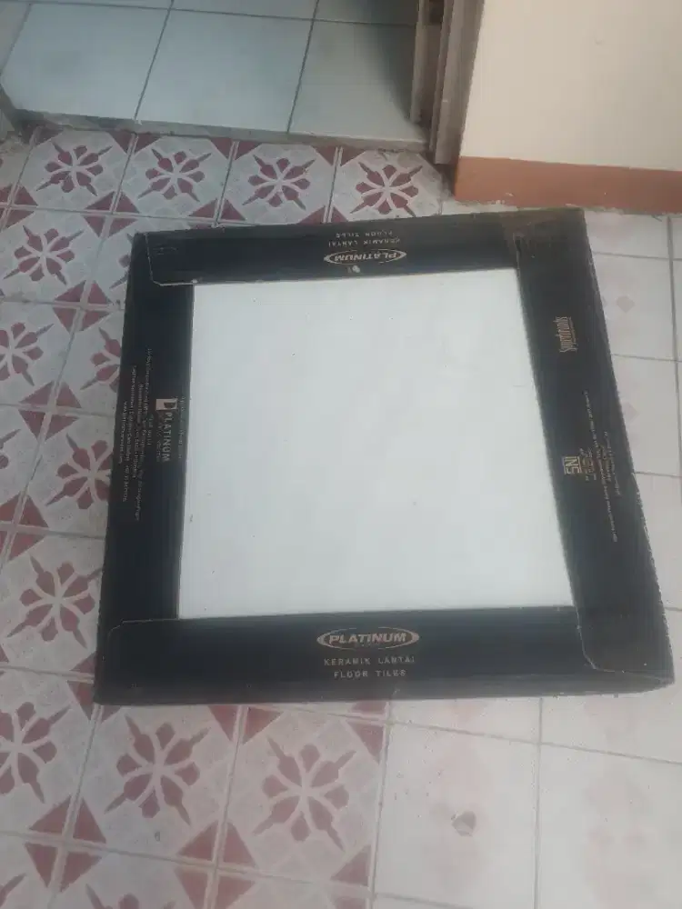 Keramik Lantai Platinum Xerox Warna Grey 40cm x 40cm 1Dus isi 6pcs
