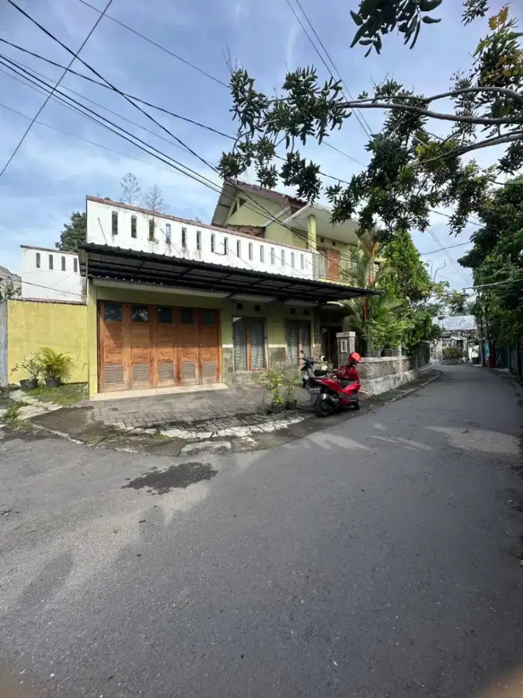 Rumah 3 lantai dekat Tugu Jogja,cocok untuk homestay,kost, quest house