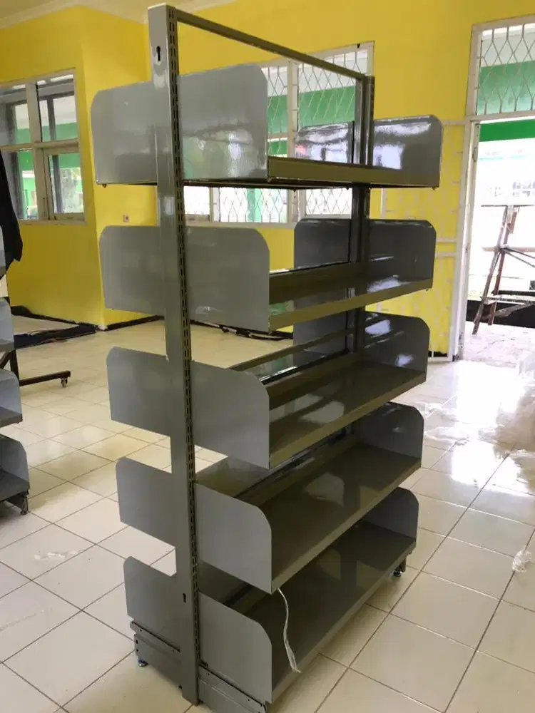 Rak Buku Perpustakaan