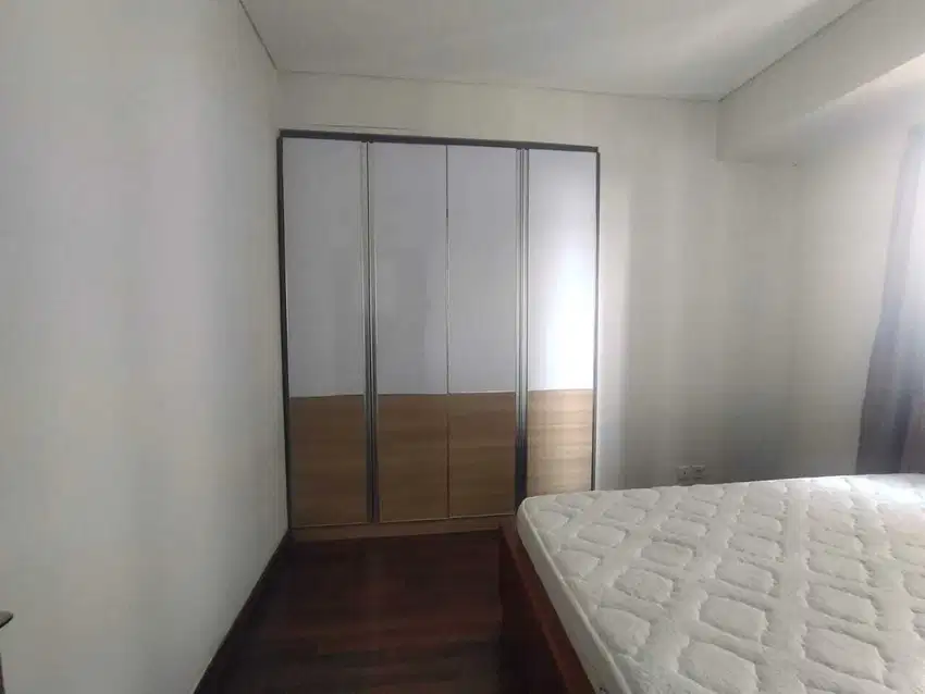 disewakan 2BR semi furnished Apt. Puri Orchard lt tengah view pool
