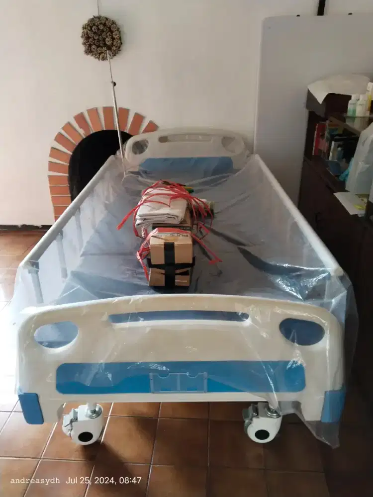 Bed Pasien elektrik Sellaco