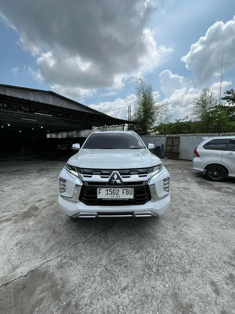 PAJERO DAKAR FACELIF 4X2 2024 Km 2 Ribu Unit Seken Rasa baru