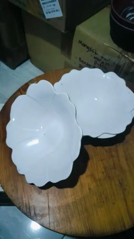 Piring model Jejepangan