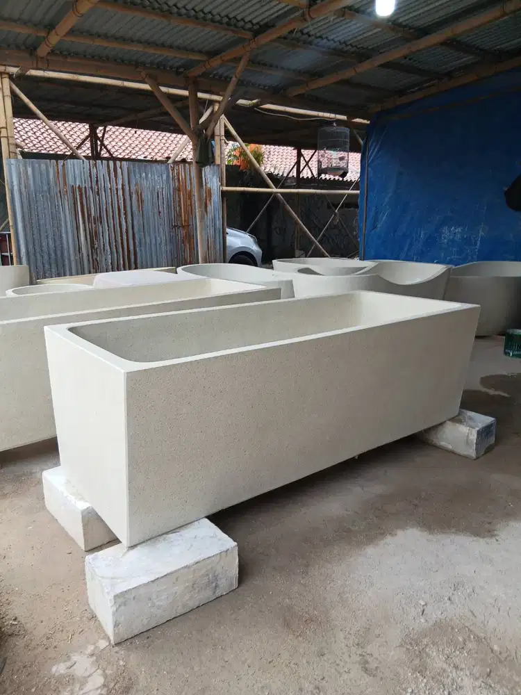 Bathtub Tipe Kotak Terrazzo