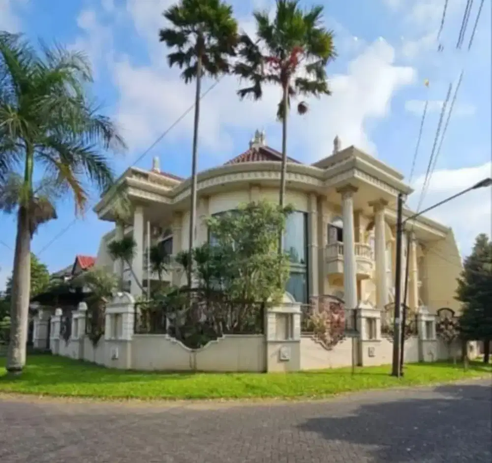 Dijual rumah mewah araya malang