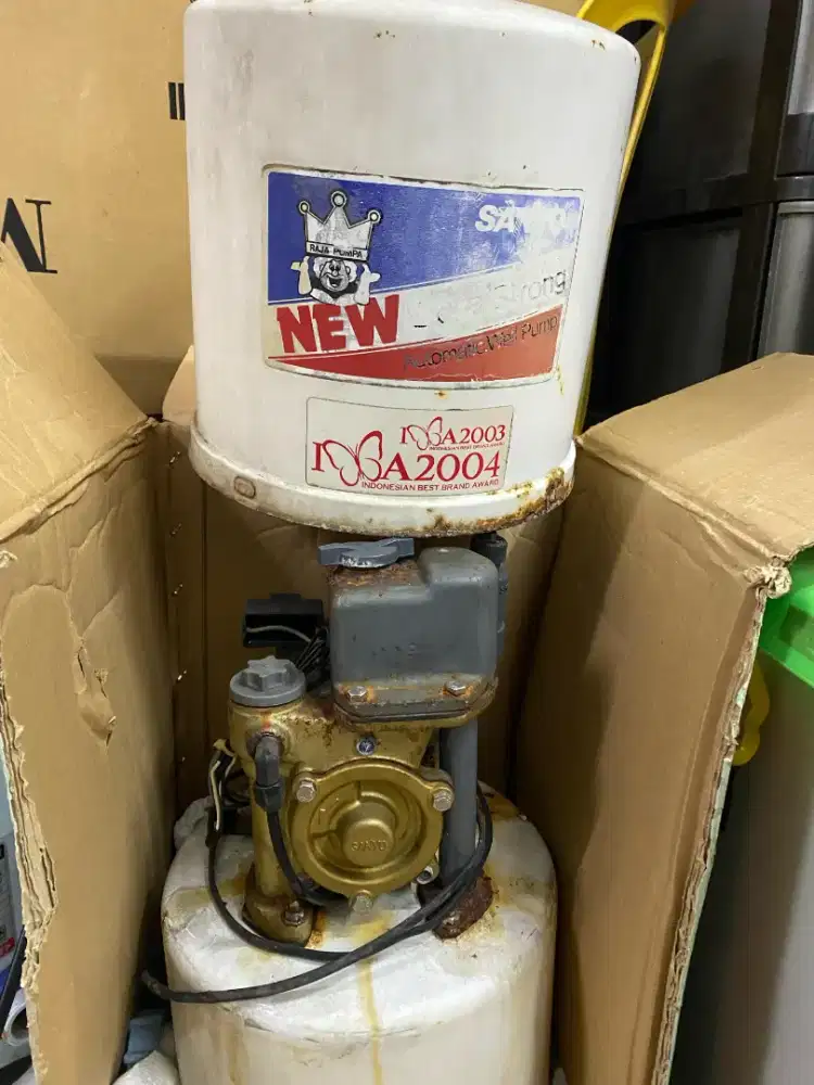 Pompa merk Sanyo (merk Jepang) awet - masih berfungsi baik