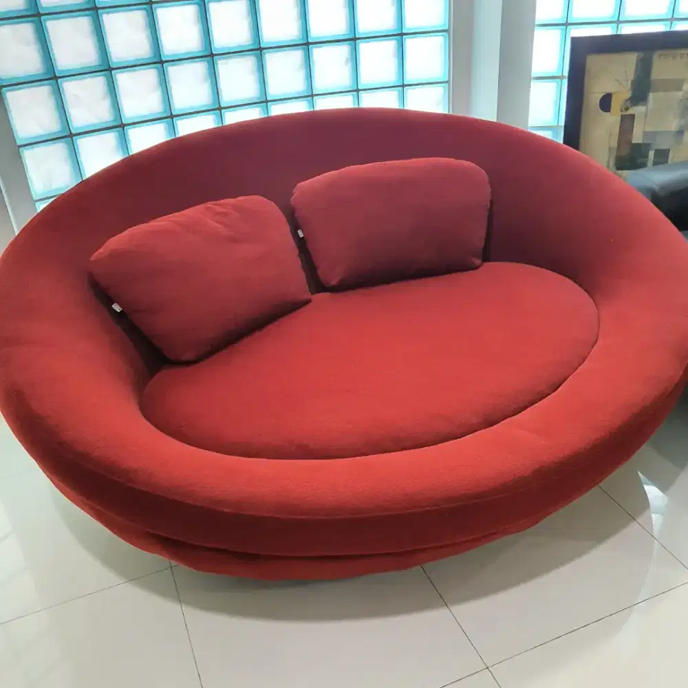 Sofa cellini merah