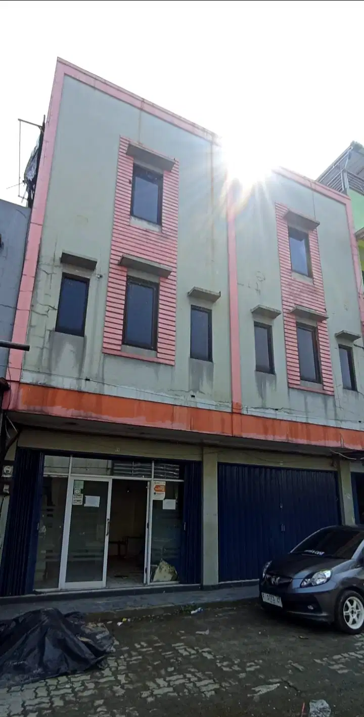 Ruko Gandeng Di Jl.Dewi Sartika(Kawasan Pasar Anyar)-Butuh Renovasi