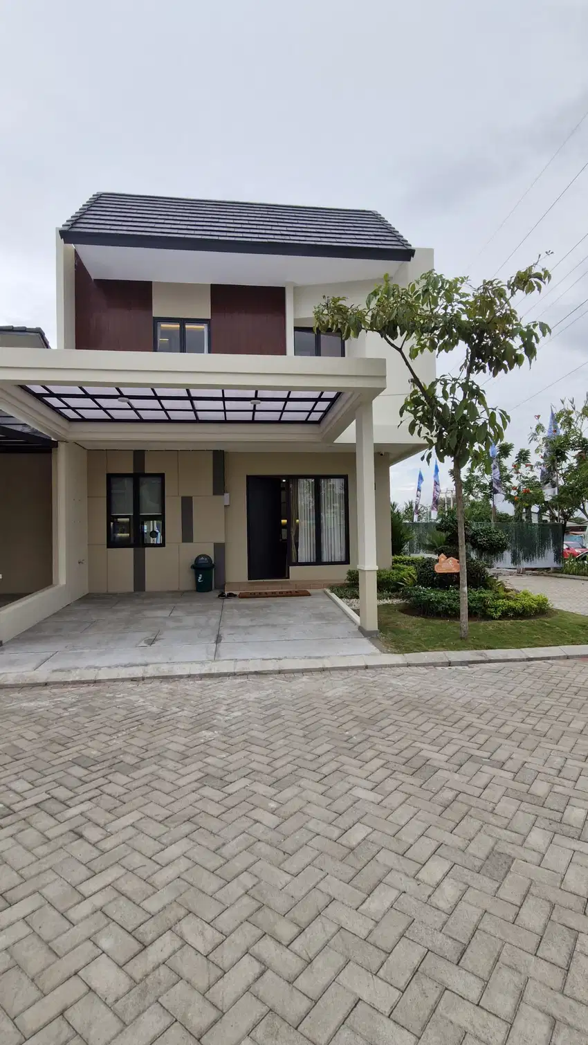 Rumah 2 Lantai 3 menit ke Bandara Sultan Hasanuddin