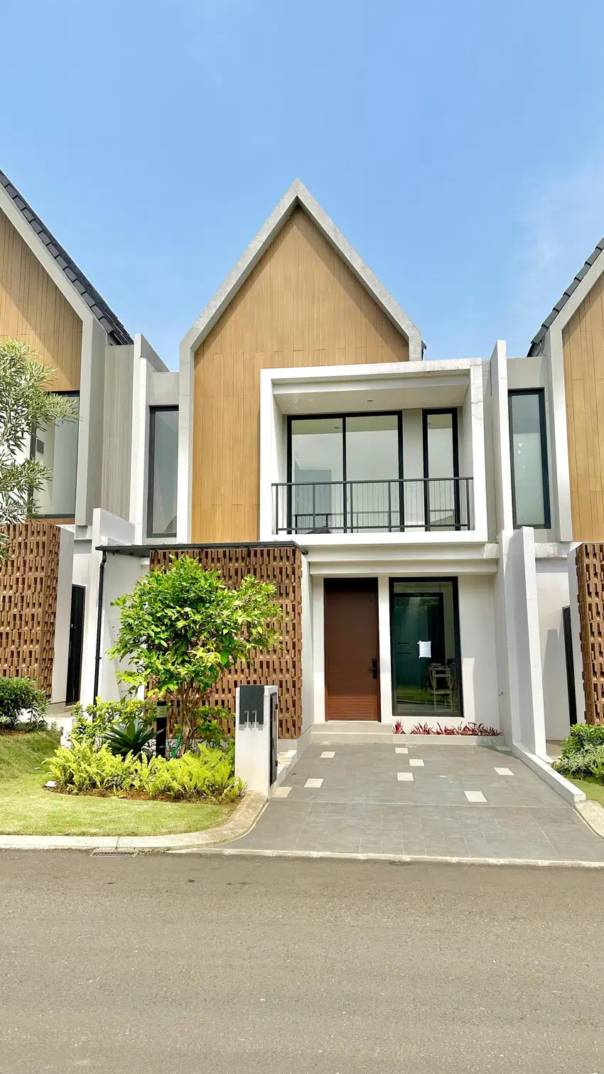Rumah di Mahogany Timur Summarecon Nego Cluster Bagus