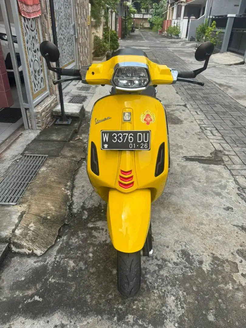 Vespa Sprint S Kuning