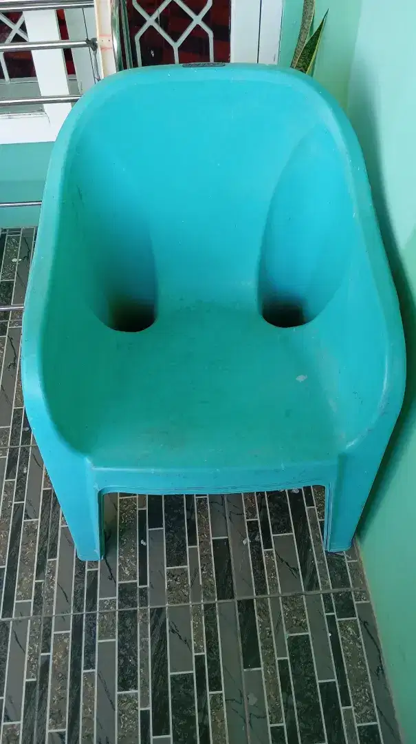 Kursi Plastik Napolly