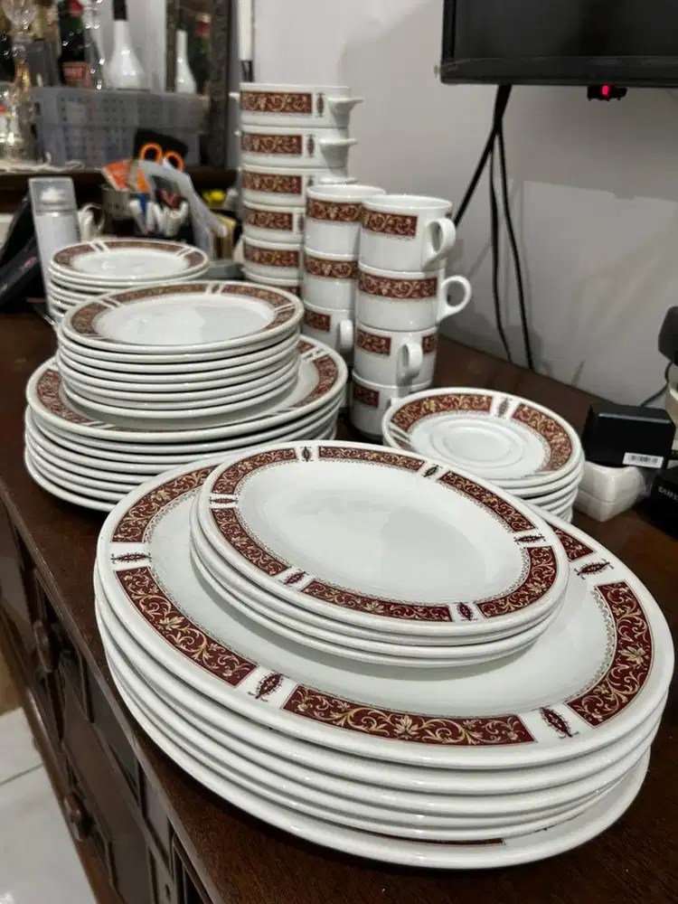 Dinner set Marina England