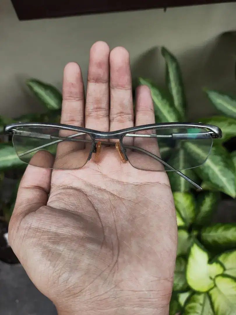 Frame Kacamata Nike Titanium