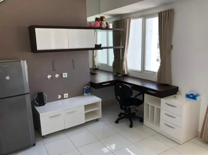 Apartemen berkeley UC Lantai 17, FURNISH