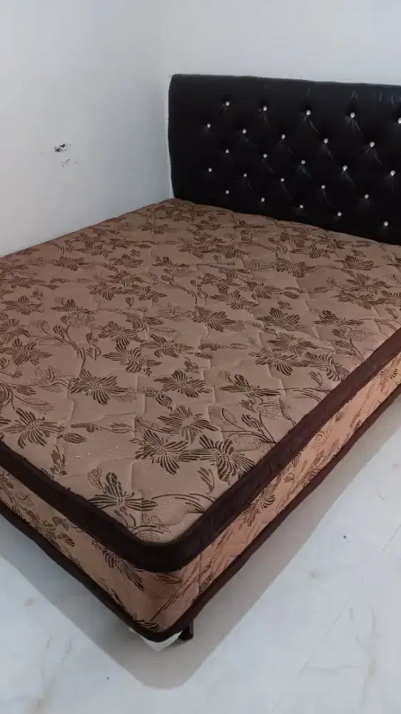 Kasur spring bed 180 x 200 merk bella