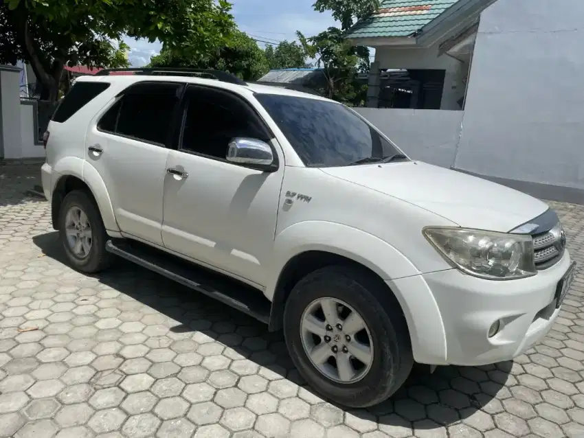 Fortuner 2,7 V Tahun 2012