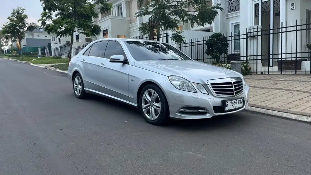 Mercedes-Benz E250 2011 Bensin