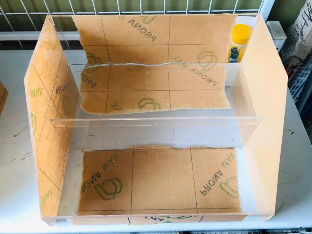 Rak bumbu pajangan akriik