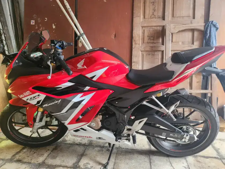 Di jual CBR 150 R std