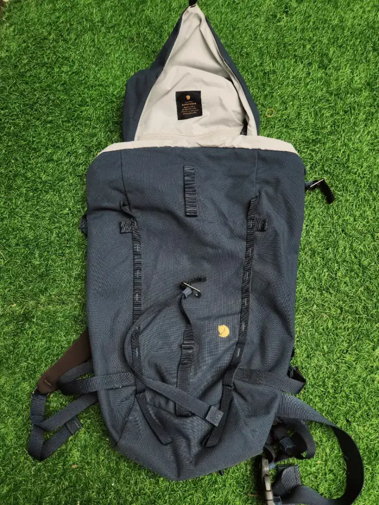 Tas Gunung / Carrier Fjallraven Bergtagen 30