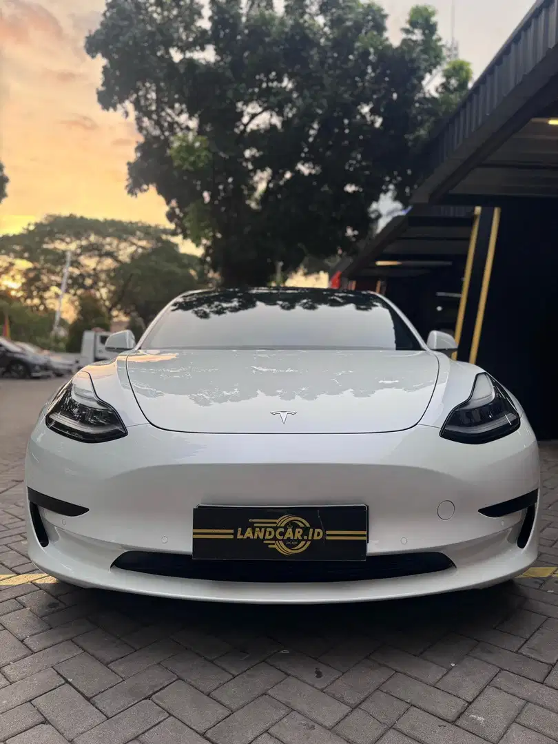 Tesla Model 3 2000 Listrik
