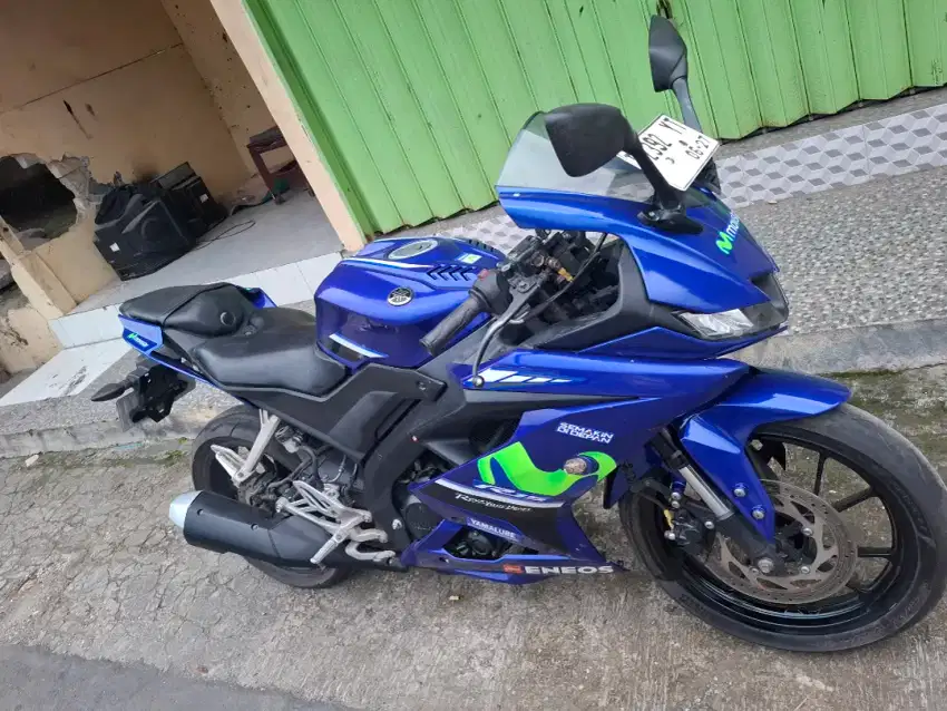 Yamaha R 15 V3 biru