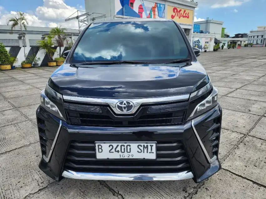 VOXY 2018 AUTOMATIC