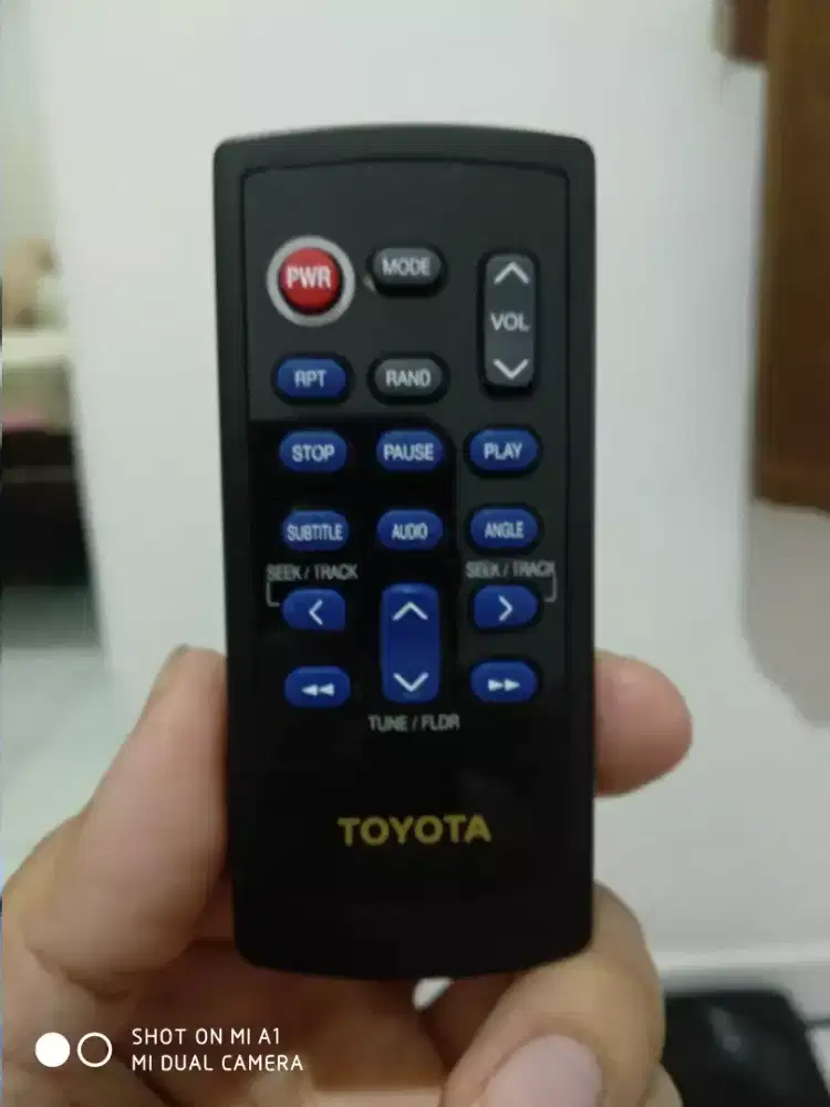 Remote audio bawaan Toyota Fortuner