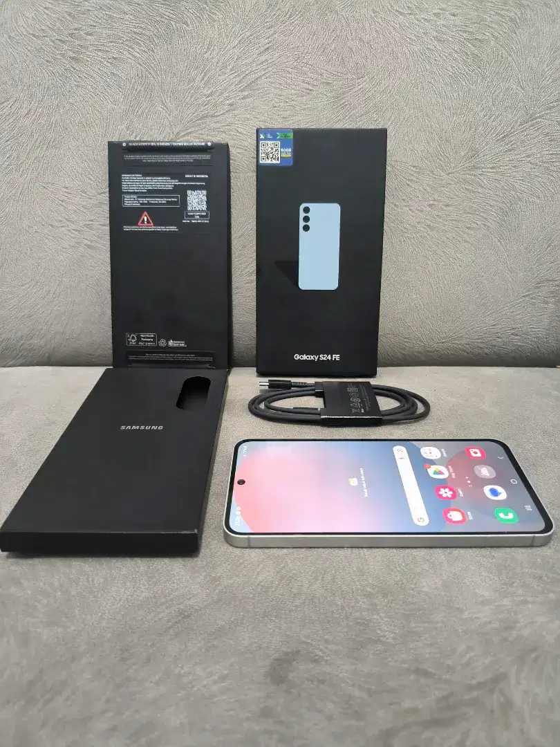 Samsung S24 FE 8/256GB Fullset Mulus Bisa TT