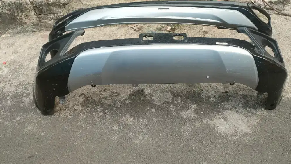 Body kit Fortuner vrz TRD DPN belakang original , no minus , copotan