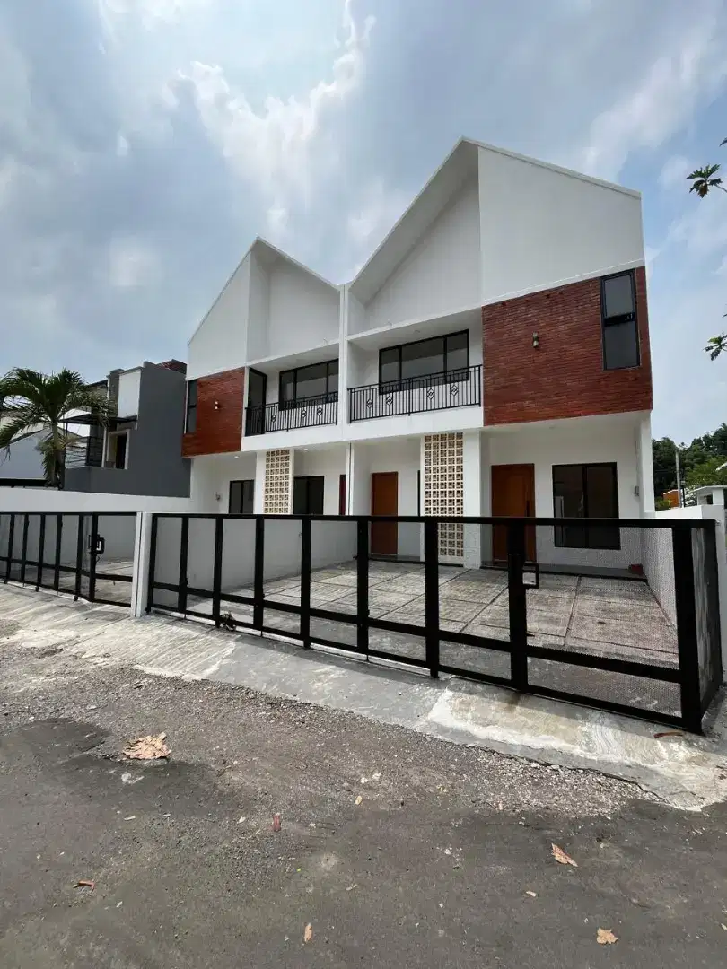 Rumah Scandinavian 2 Lantai Dekat Jogjabay 10 Menit Ke Kampus UGM