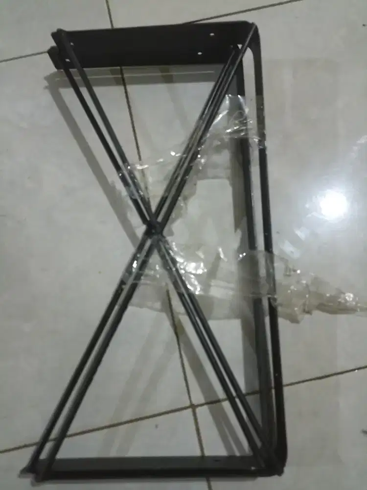 Besi penyangga papan kayu/dudukan rak dinding