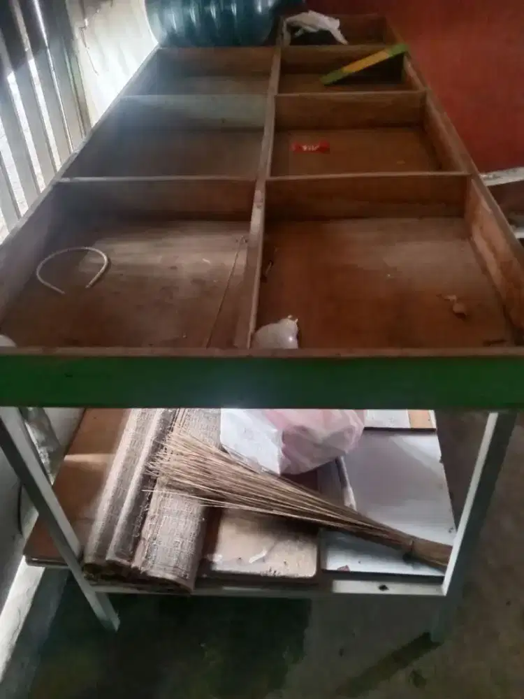 Meja untuk sayuran dan buah