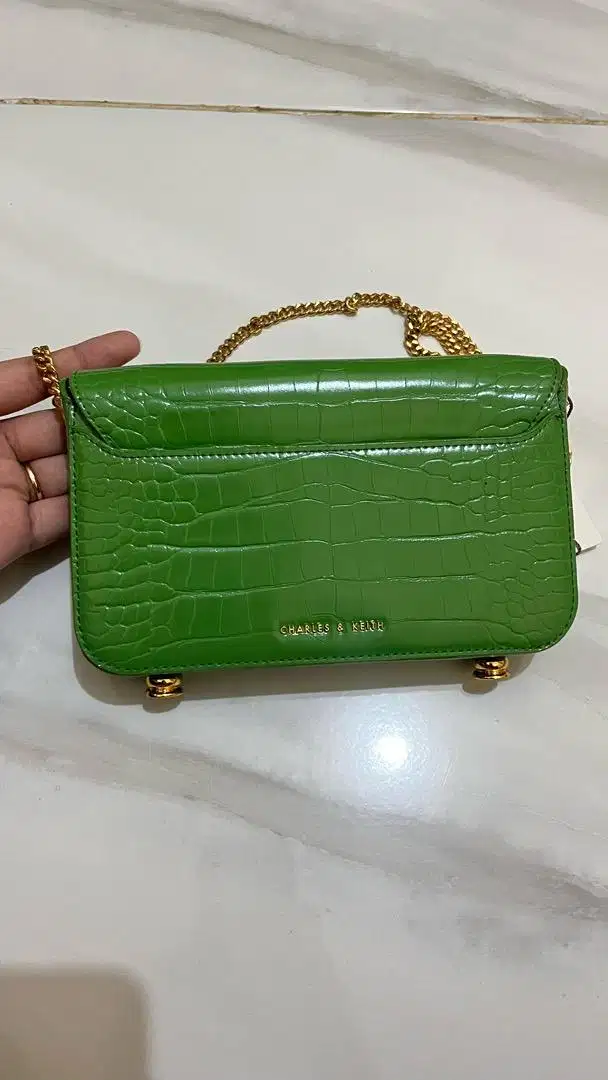 DI JUAL TAS CHARLES & KEITH