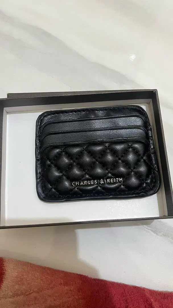 DOMPET CHARLES & KEITH