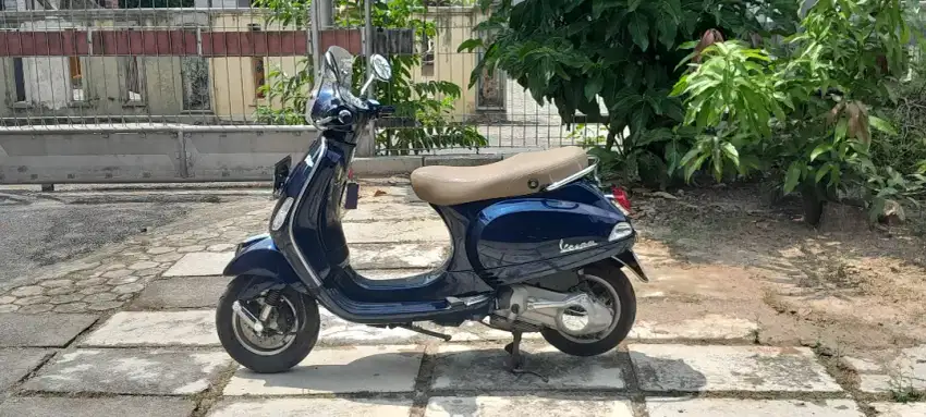 Vespa LX 125 Tahun 2012
