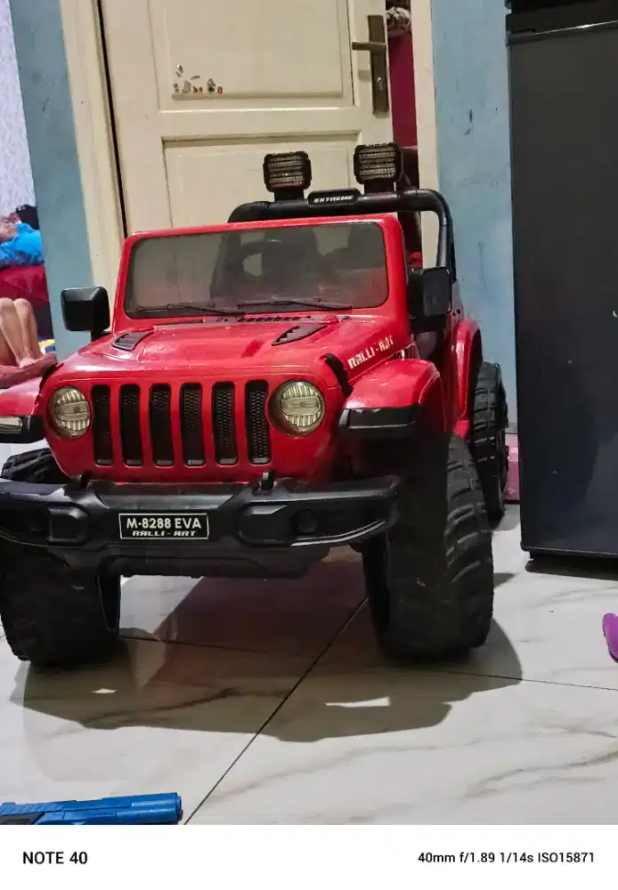 Mobil Aki anak (ban Eva)