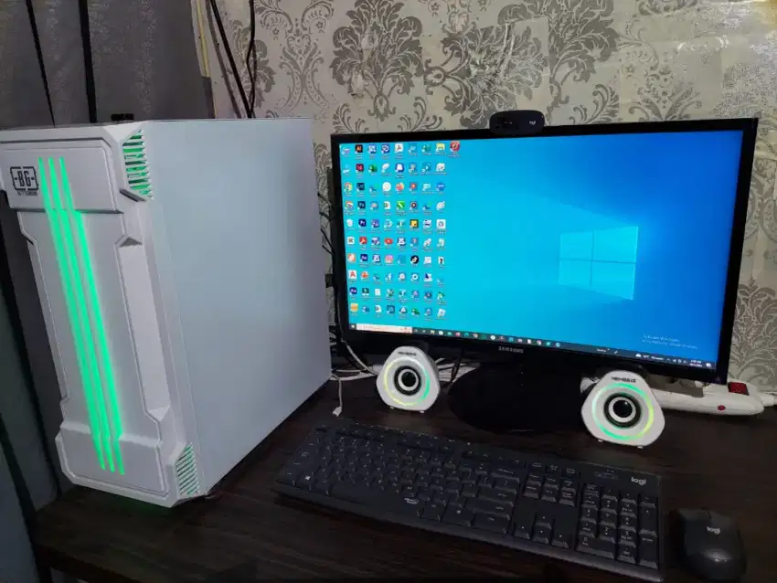 1 set komputer pemakaian jarang