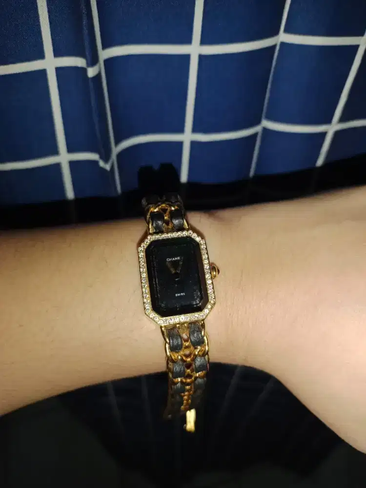 Jam tangan Chanel