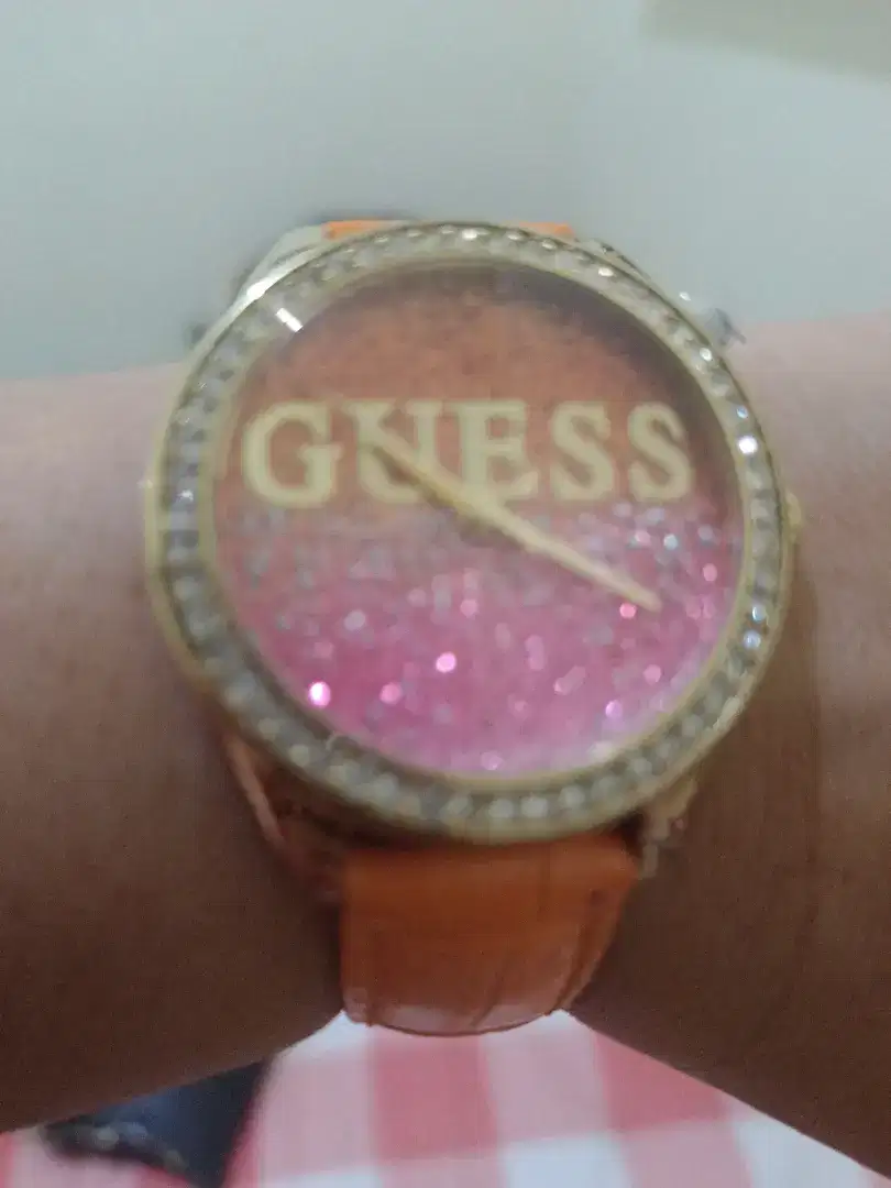 Jam tangan guess model kulit