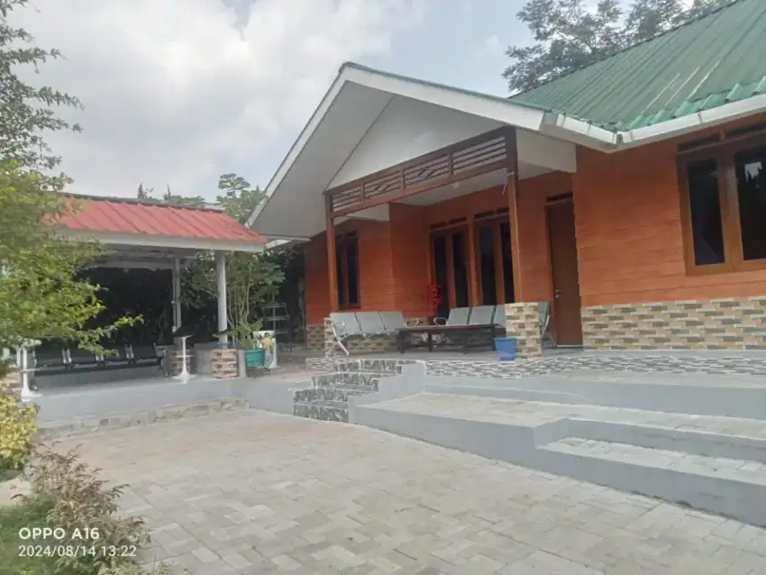 Di jual 2 vila ada kolam renangnya lokasi di gadog Cisarua Bogor