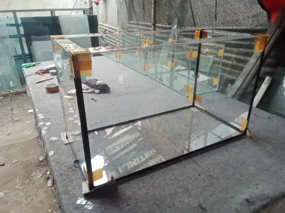 Aquarium 80x40x40 kaca 5mili dasar 8