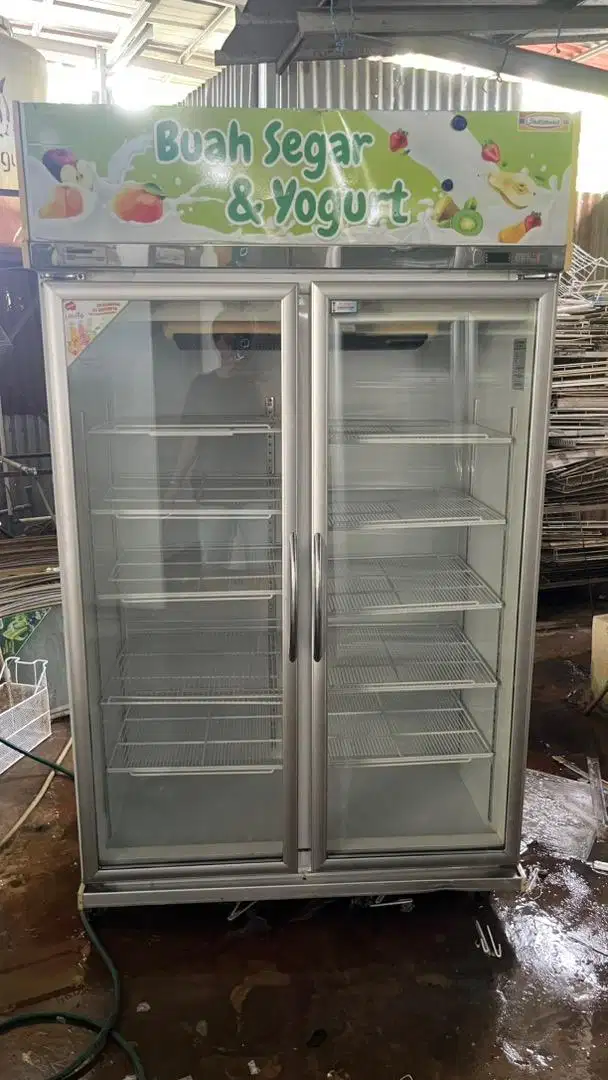 Showcase Chiler Gea 1050 Liter