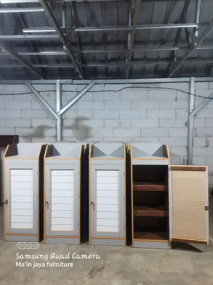 Lemari kayu pondok pesantren