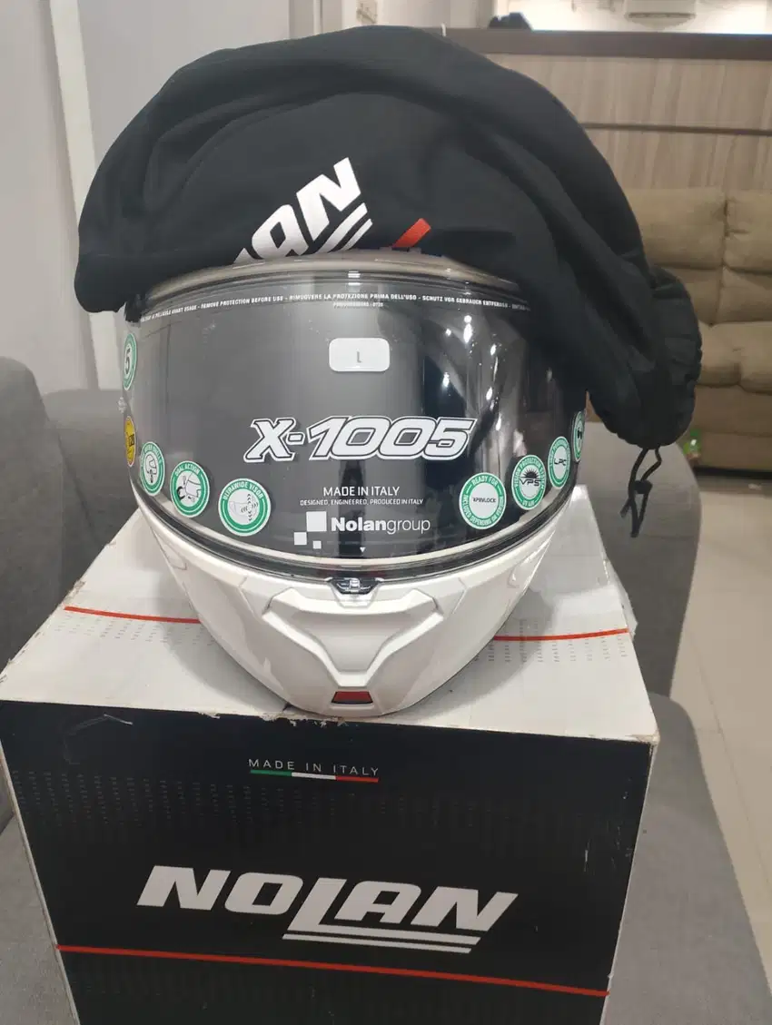 Helm Nolan 1005 + Intercom SENA 10C EVO