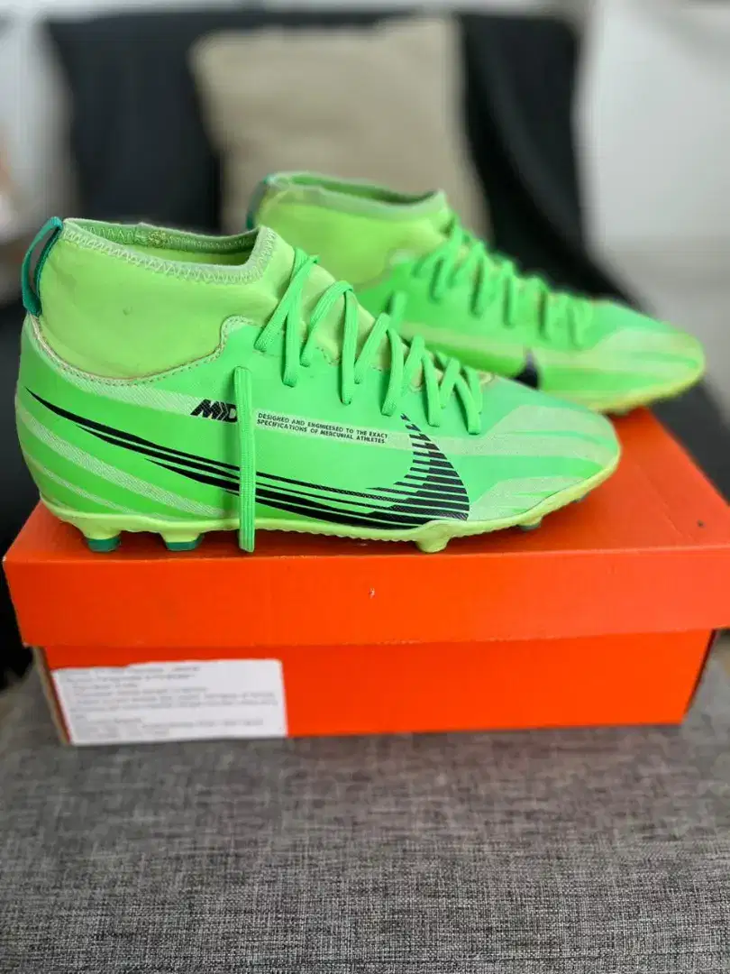Sepatu Bola size 38,5 insole 24,cm Nike Mercurial Superfly JR