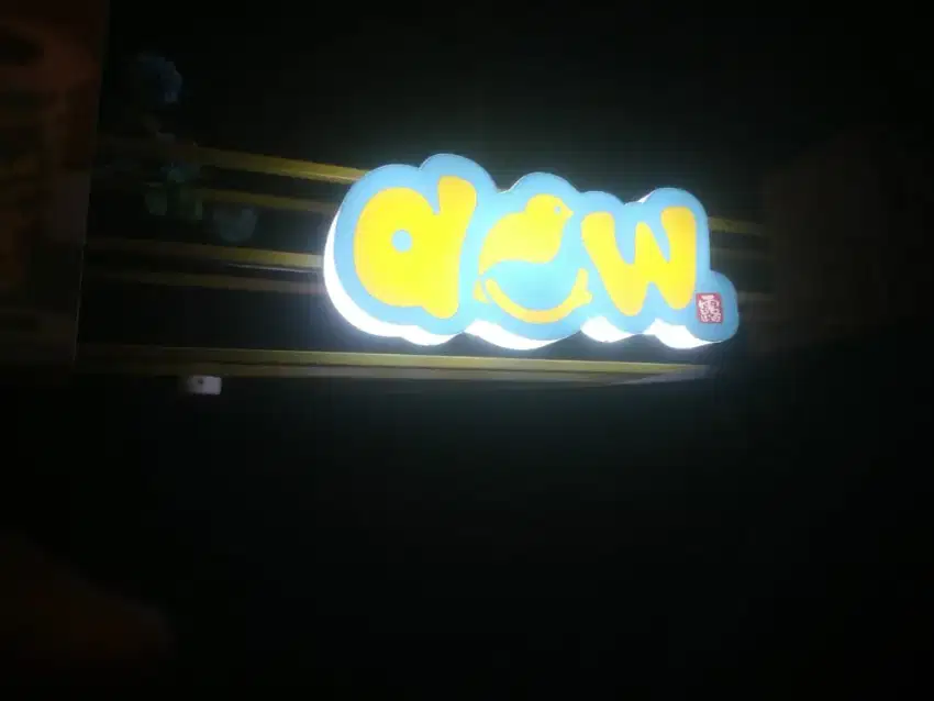 NEON BOX BERBENTUK