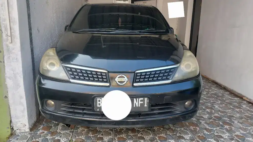 Nissan Latio Hacthback 1.8 AT