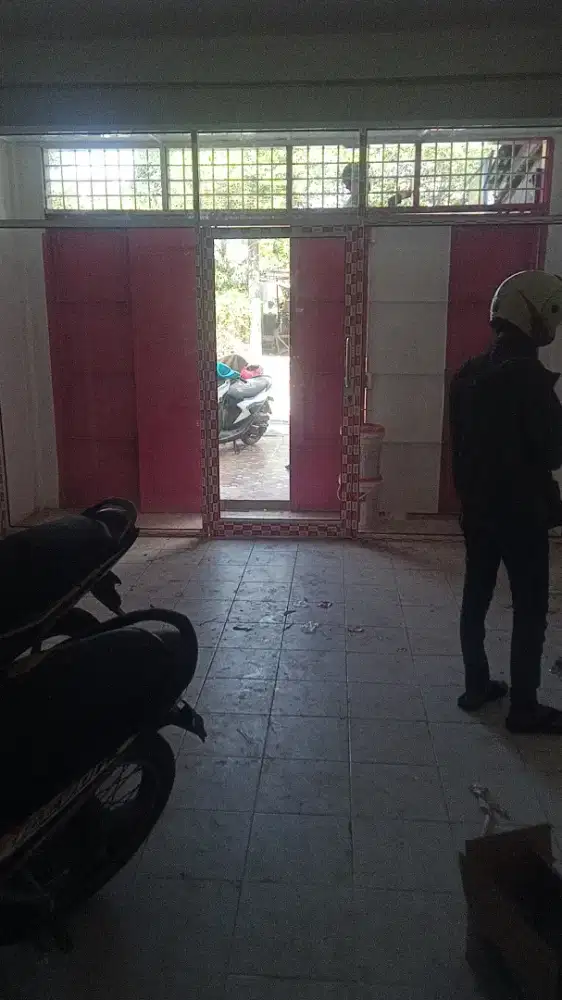 Pintu kaca sekat kaca